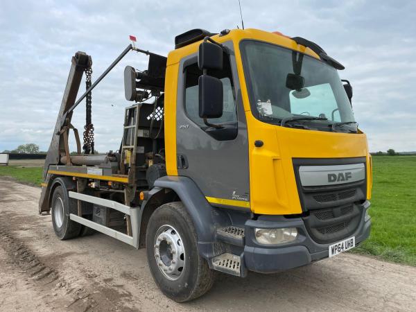 DAF LF250 SKIP TRUCK