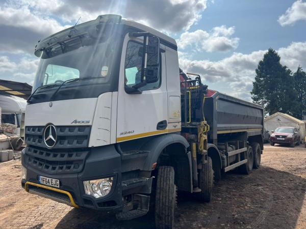 MERCEDES 3240 TIPPER