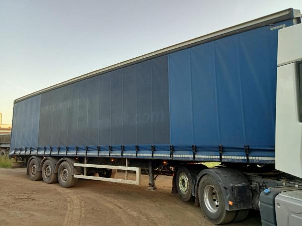 TRI AXLE TRAILER