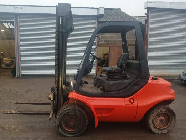 LINDE FORKLIFT